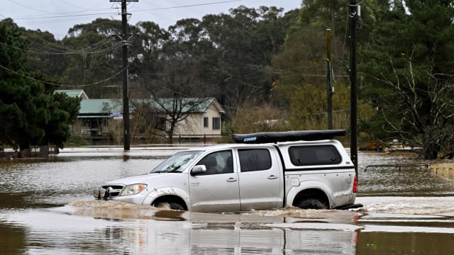 澳洲悉尼遭洪水侵袭 约五万人被迫撤离家园