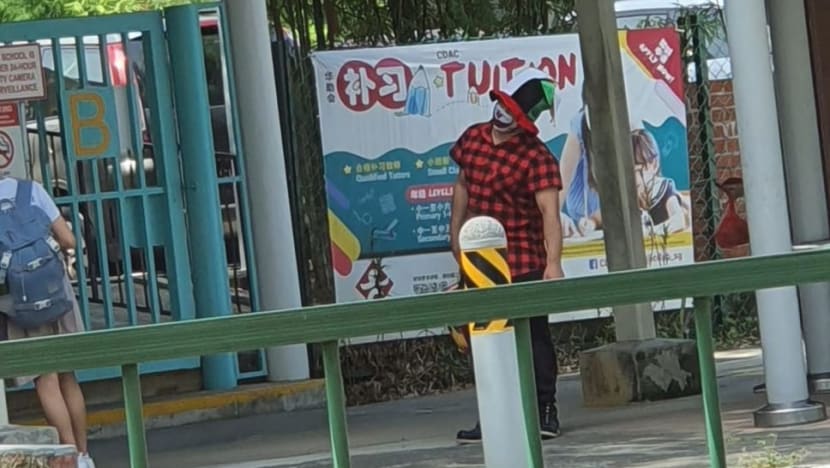 Multiple police reports lodged against 'clowns' approaching children at primary schools Multiple police reports lodged against 'clowns' approaching children at primary schools