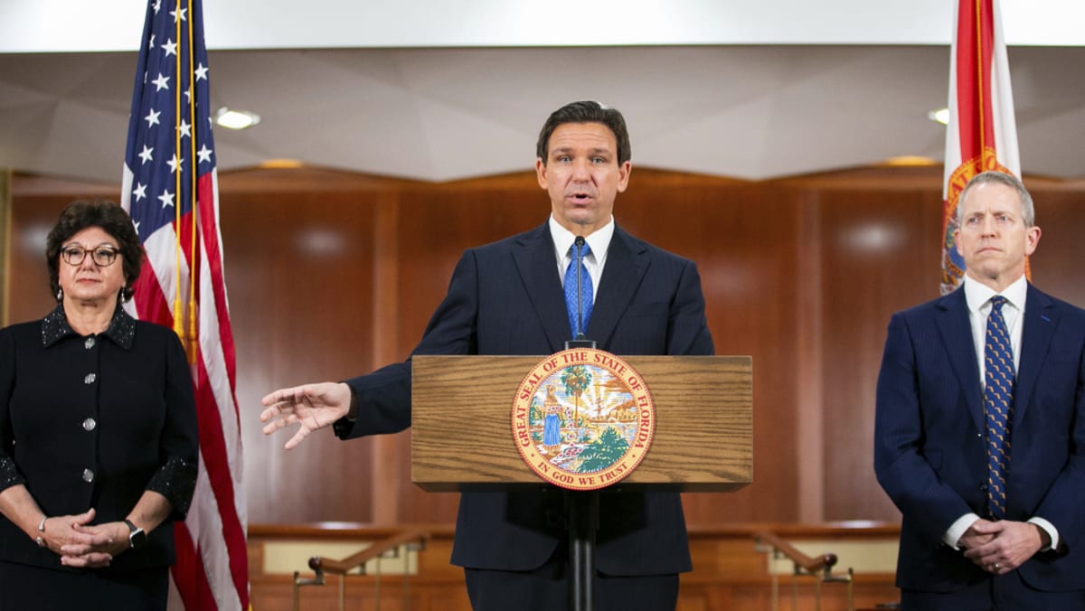 Ron DeSantis ikut serta dalam persaingan menuju Gedung Putih, namun peluncuran Twitter dirusak oleh kesalahan