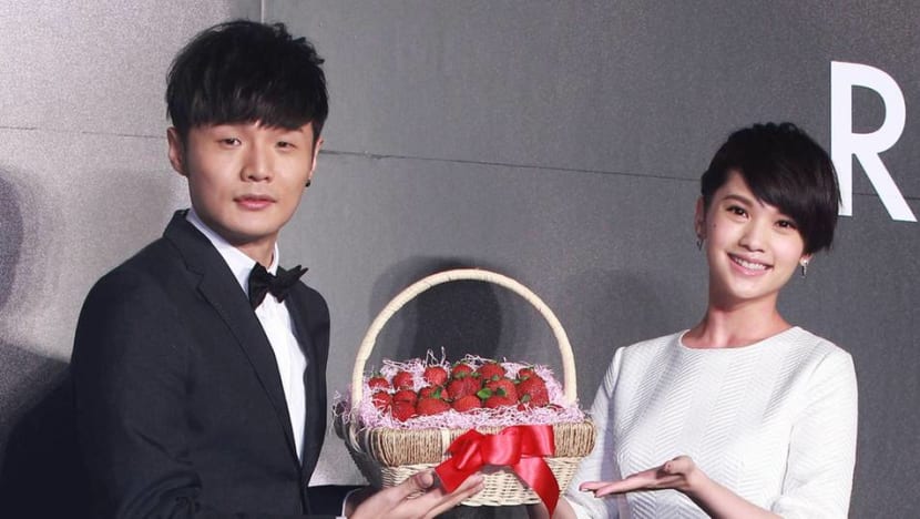 Rainie Yang, Li Ronghao deny rumours of marriage