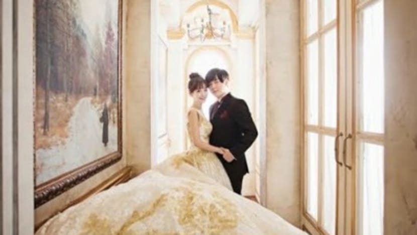 H.O.T′s Moon Hee Jun and Crayon Pop′s Soyul Officially Tie the Knot