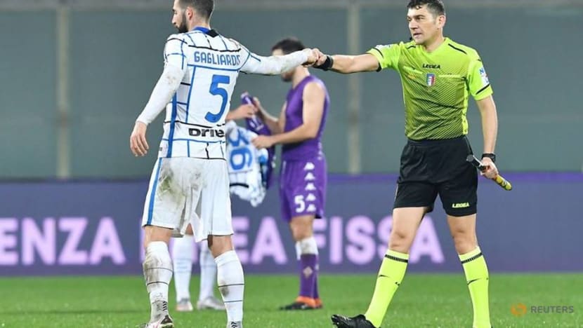 Inter go top with 2-0 win at Fiorentina Inter go top with 2-0 win at Fiorentina