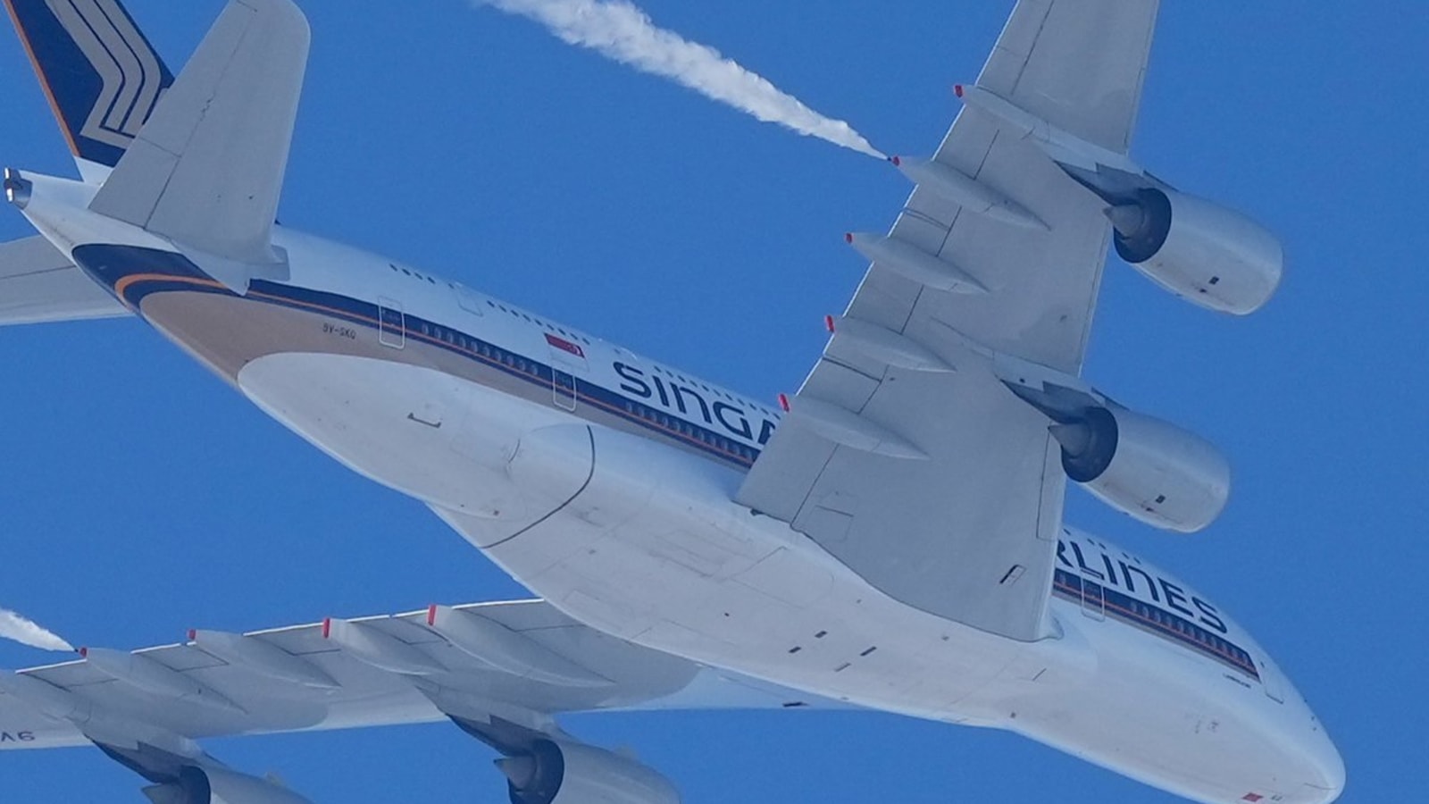 Singapore Airlines flight from London diverted to Frankfurt due to issue with cabin pressure