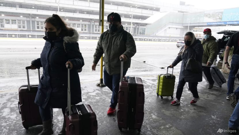 Airlines scrap 4,400 US flights as winter storm disrupts holiday travel