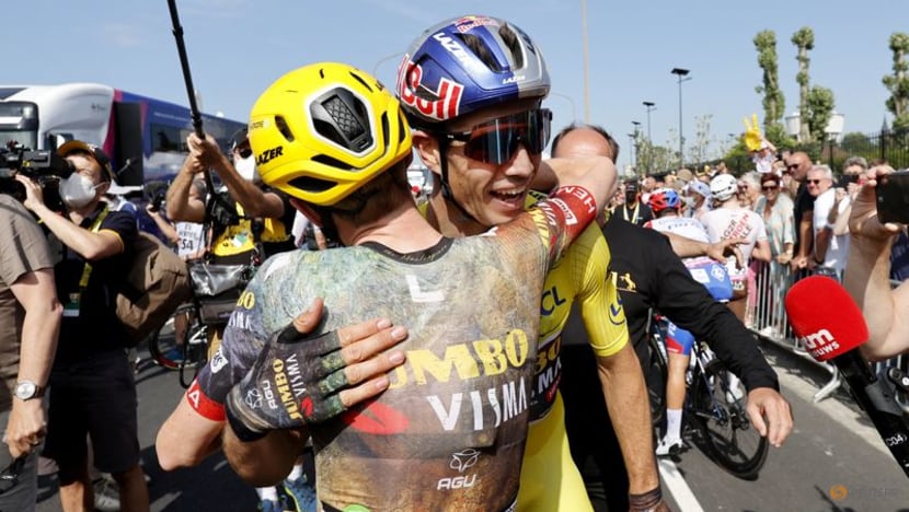 Van Aert masterclass as Belgian extends Tour lead with stage four solo win Van Aert masterclass as Belgian extends Tour lead with stage four solo win