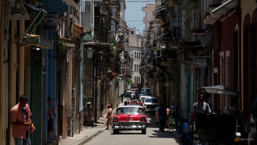 Cuban oil fire all but out, blackouts and gas lines lengthen Cuban oil fire all but out, blackouts and gas lines lengthen