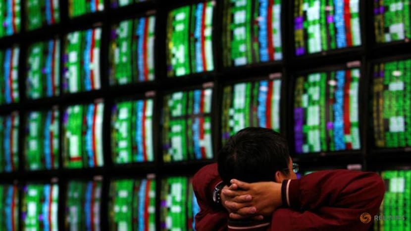 US stocks close mostly lower with tech; dollar up after factory data US stocks close mostly lower with tech; dollar up after factory data