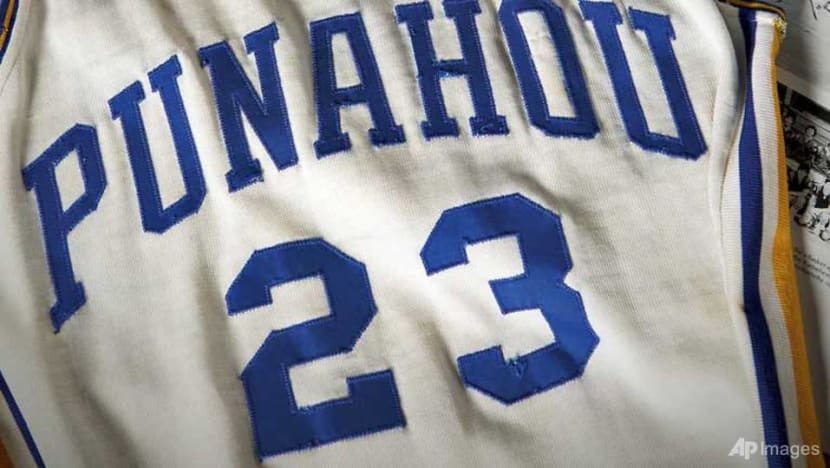 Obama basketball jersey sells for US$120,000