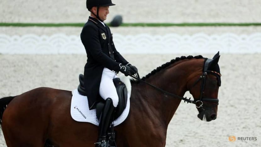 Olympics-Equestrian-German birthday boy Michael Jung takes eventing lead Olympics-Equestrian-German birthday boy Michael Jung takes eventing lead