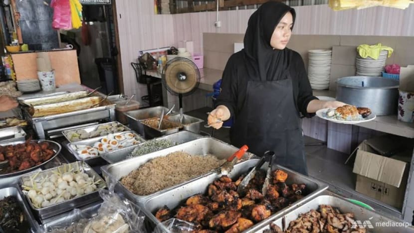 3 Fauzi Nasi Kerabu Klnow