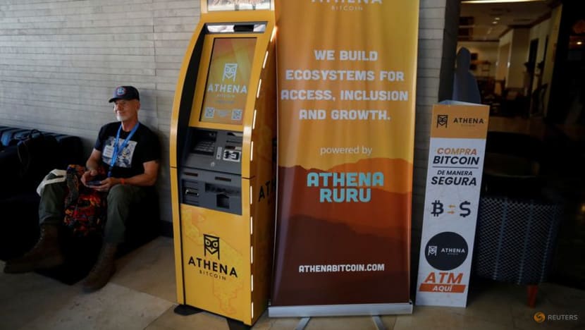 Tumbling bitcoin overshadows El Salvador's crypto conference Tumbling bitcoin overshadows El Salvador's crypto conference