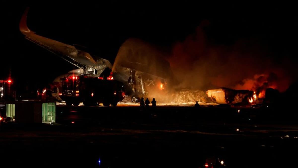 Runway safety concerns in focus as Japan probes Tokyo crash Runway safety concerns in focus as Japan probes Tokyo crash