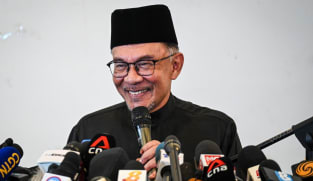 Anwar to lead unity government comprising PH, BN and GPS; keeps door open for other partners
