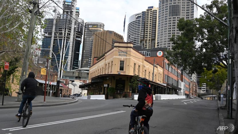 'The shadow pandemic': Australia's mental health crisis as COVID-19 lockdowns exact toll 'The shadow pandemic': Australia's mental health crisis as COVID-19 lockdowns exact toll