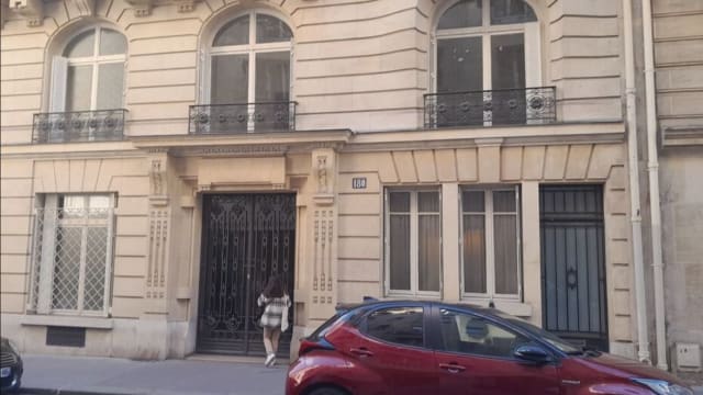 疑遭歹徒谋财害命 中国男子手脚被绑卧尸巴黎公寓 