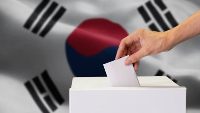 晨光|纸上风云：韩国会选举 总统尹锡悦能拿回主导权？