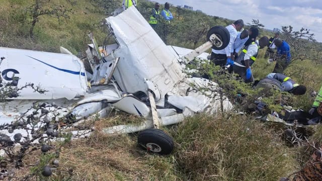 肯尼亚训练机撞客机酿二死   客机全员无恙