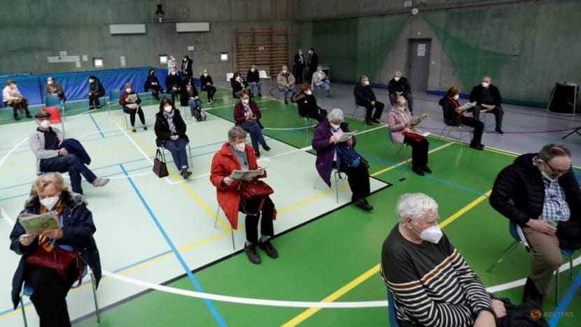 Czechs to mandate COVID-19 vaccination for over 60s: Report Czechs to mandate COVID-19 vaccination for over 60s: Report