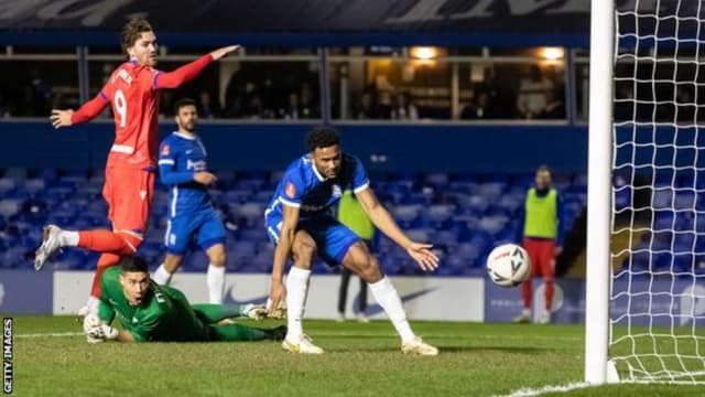 英格兰足总杯：布莱克本在第四圈比赛中 1比0淘汰伯明翰