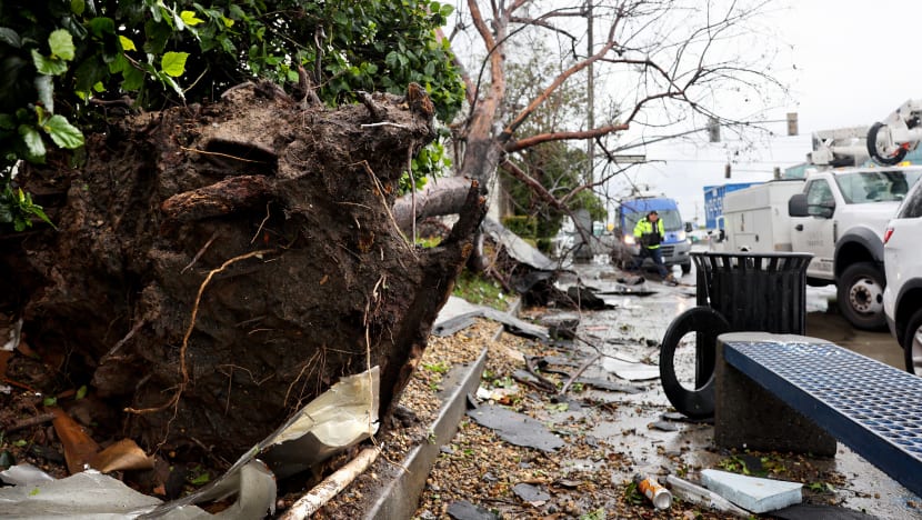 Puluhan ribu penduduk terputus bekalan elektrik di California akibat ribut