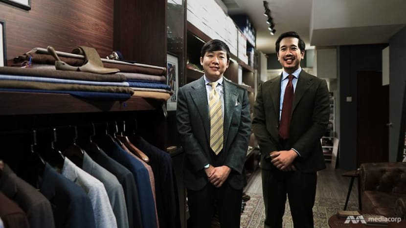 Men: Clothes and shoes in stores don't seem to fit? Here's the solution Men: Clothes and shoes in stores don't seem to fit? Here's the solution