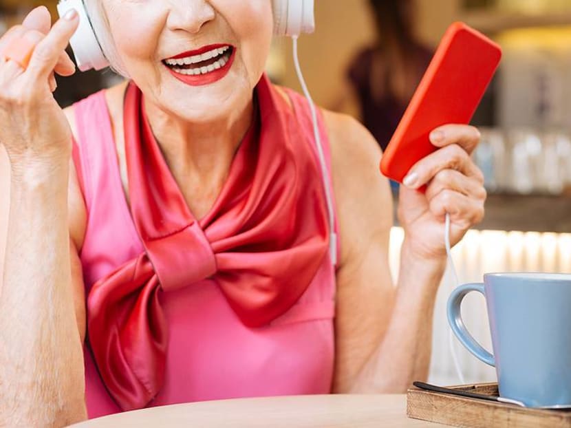 How to pick the right smartphone for your senior parents How to pick the right smartphone for your senior parents