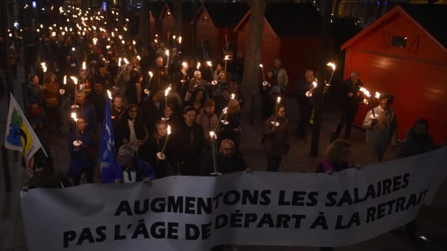 法国改革退休制度 工会不满号召工友罢工