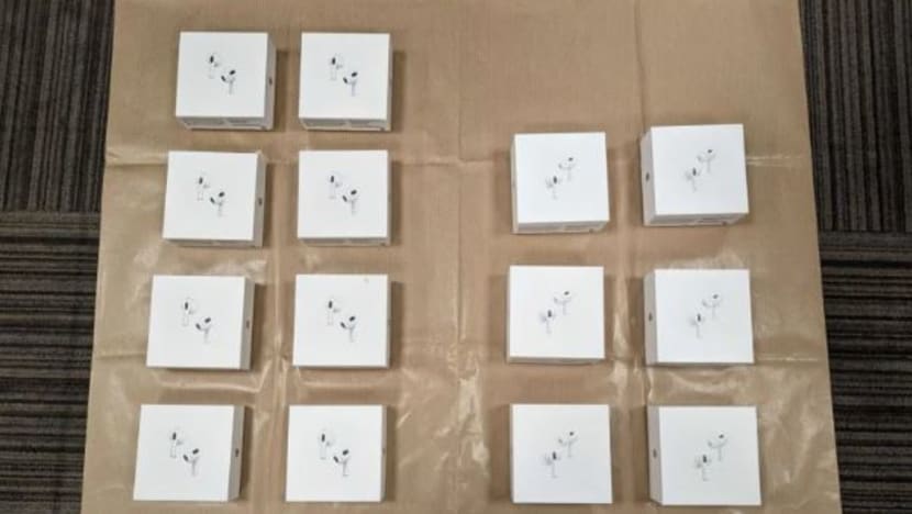 2 lelaki didakwa kendali skim penipuan online libatkan AirPods tiruan 2 lelaki didakwa kendali skim penipuan online libatkan AirPods tiruan