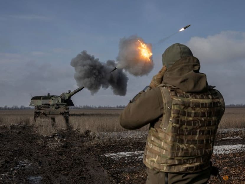 FILE PHOTO: Ukrainian army from the 43rd Heavy Artillery Brigade fire the German howitzer Panzerhaubitze 2000, called Tina by the unit, amid Russia's attack on Ukraine, near Bahmut, in Donetsk region, Ukraine, February 5, 2023. REUTERS/Marko Djurica