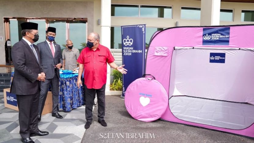 Yayasan Temasek, Yayasan Sultan Ibrahim Johor sumbang pelitup, bekalan perubatan kepada Johor