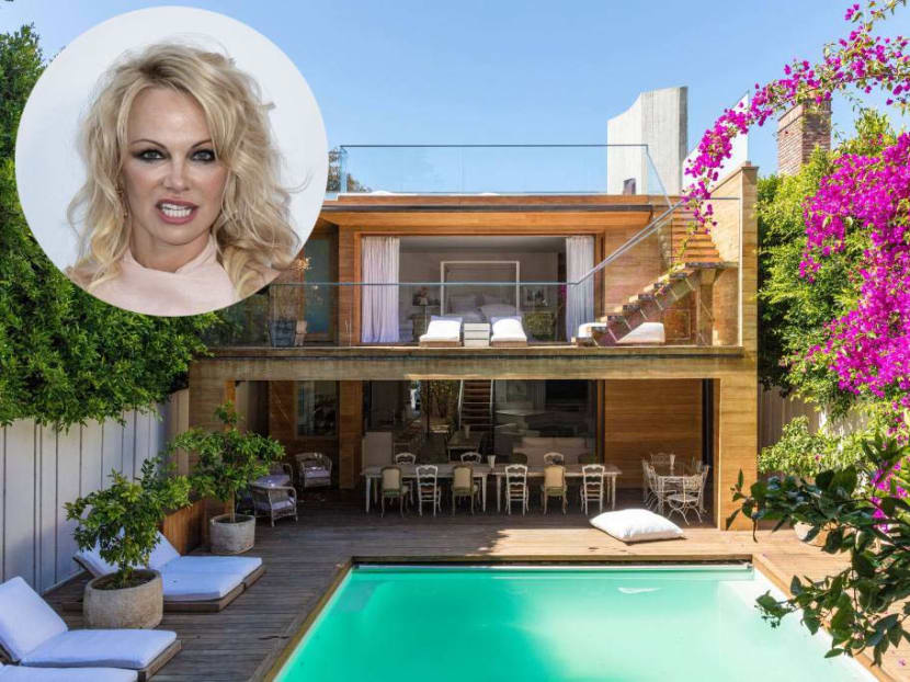 The 'Baywatch' star has finally sold her Malibu Colony home, which she bought in 2000.