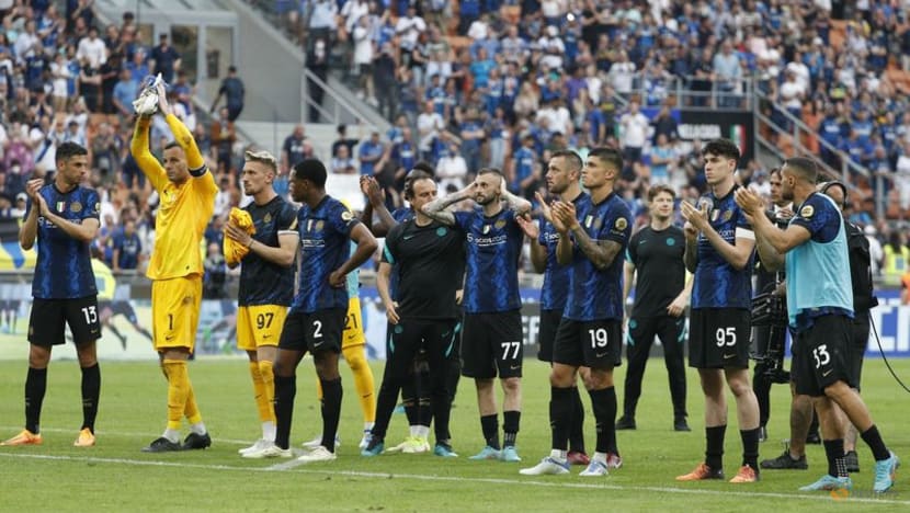 Inter win on final day but relinquish Serie A title to Milan Inter win on final day but relinquish Serie A title to Milan
