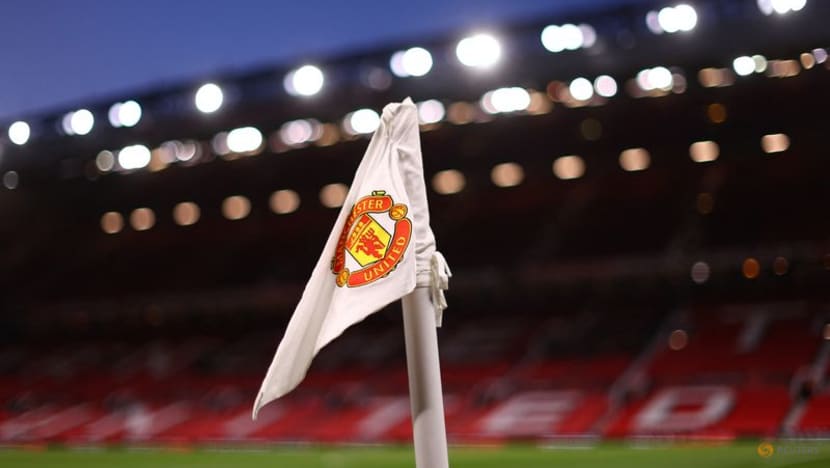 Soccer: Qatar's Sheikh Jassim submits final bid for Manchester United - source