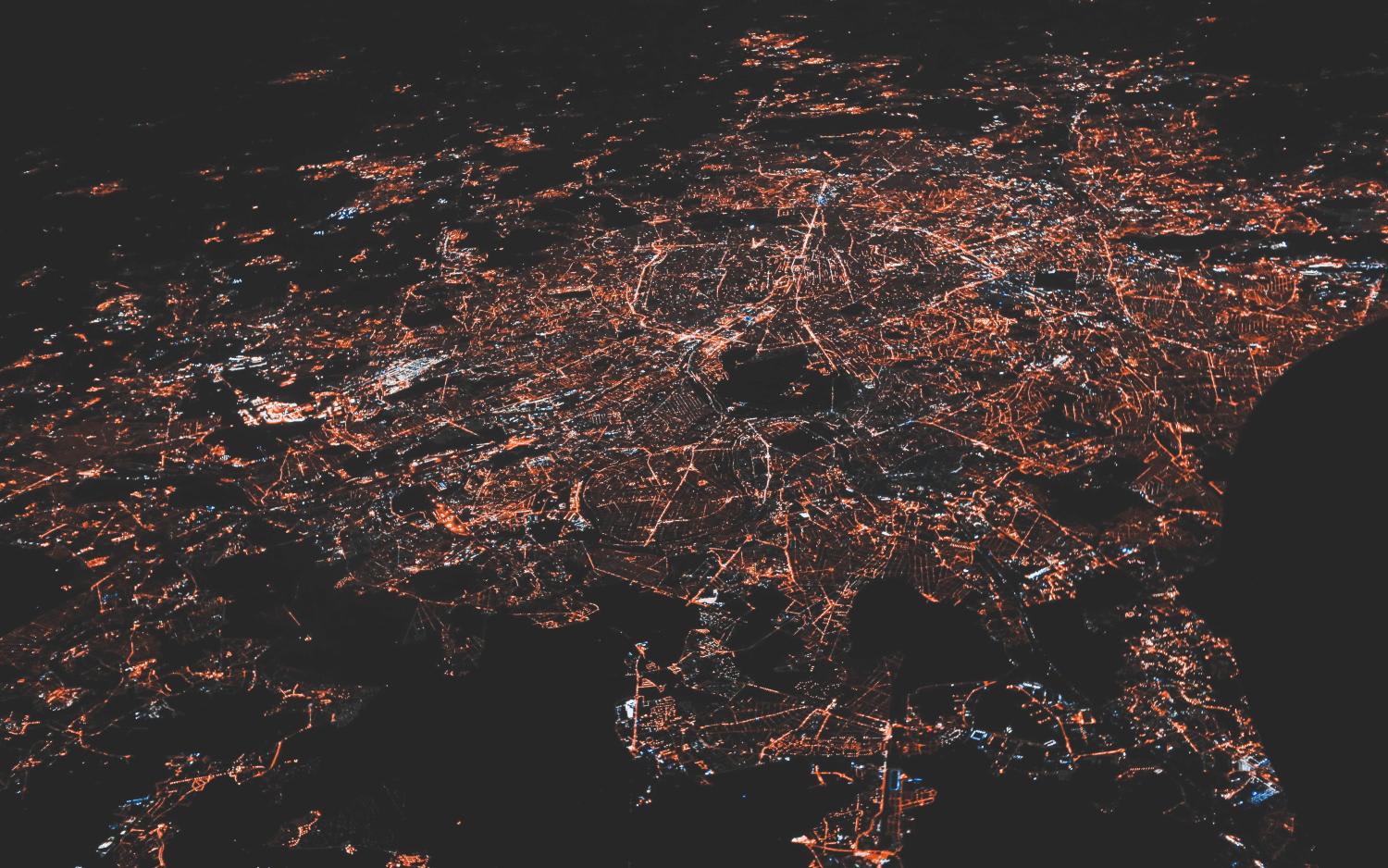 A fragmented Internet would threaten the current Internet’s core function, meaning that users may no longer be able to connect with their friends and family anywhere in the world, says the author.
A fragmented Internet would threaten the current Internet’s core function, meaning that users may no longer be able to connect with their friends and family anywhere in the world, says the author.