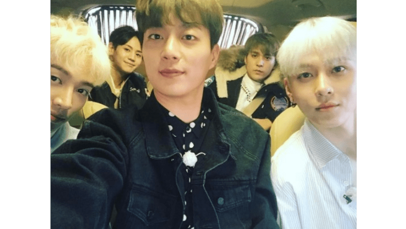 BEAST Attracts the Attention of Fans with a Group Selfie