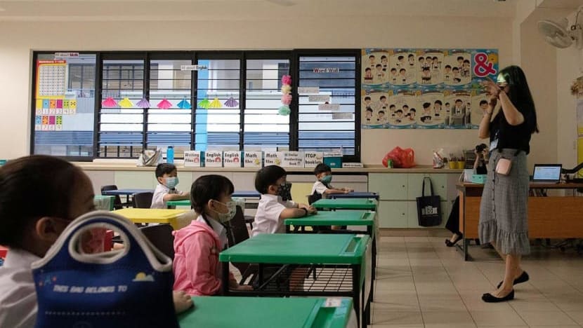 Pilihan pakai pelitup di sekolah: Perasaan ibu bapa bercampur baur jelang musim peperiksaan Pilihan pakai pelitup di sekolah: Perasaan ibu bapa bercampur baur jelang musim peperiksaan