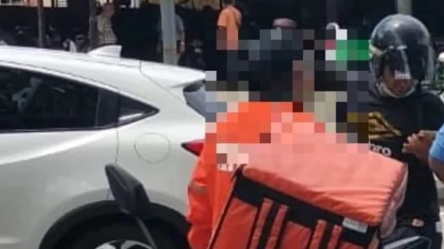 出车祸后起争执 马国送餐员痛殴80岁老翁