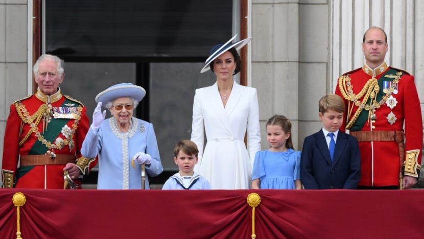 Ratu Elizabeth II masih aktif tabur jasa kepada Britain & rakyatnya