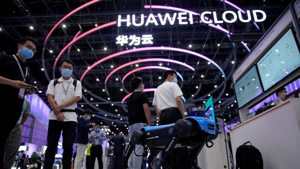 Biden harus memberikan sanksi kepada Huawei Cloud dan perusahaan Tiongkok lainnya: Senator
