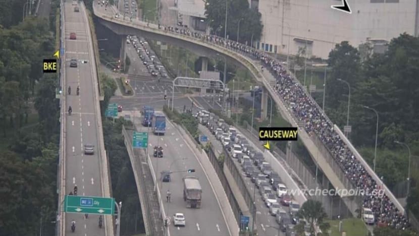 Continued heavy traffic on Causeway into JB amid Singapore, Malaysia school holidays Continued heavy traffic on Causeway into JB amid Singapore, Malaysia school holidays