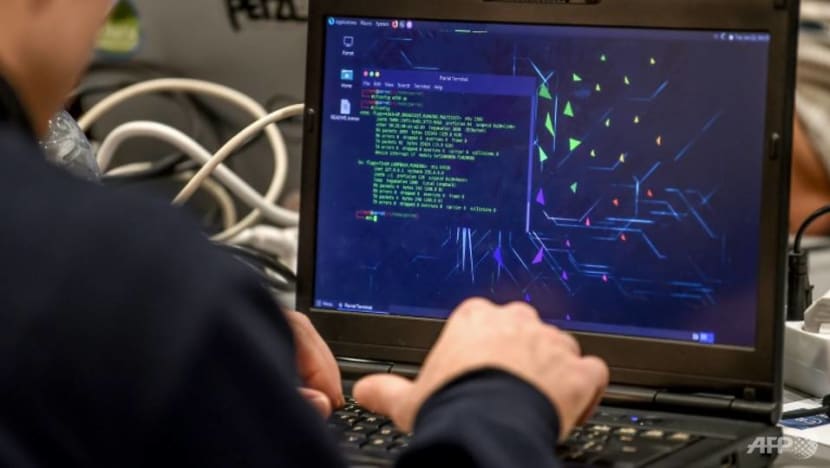 S$1.5m lost to scammers impersonating Singtel staff and police using tech support ploy S$1.5m lost to scammers impersonating Singtel staff and police using tech support ploy