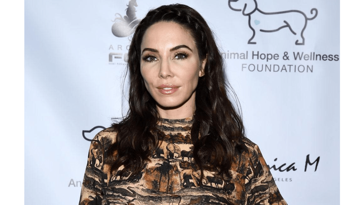 Whitney Cummings shares topless snap in defiant response to extortion