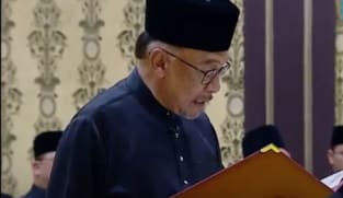 Anwar Ibrahim angkat sumpah Perdana Menteri ke-10 M'sia