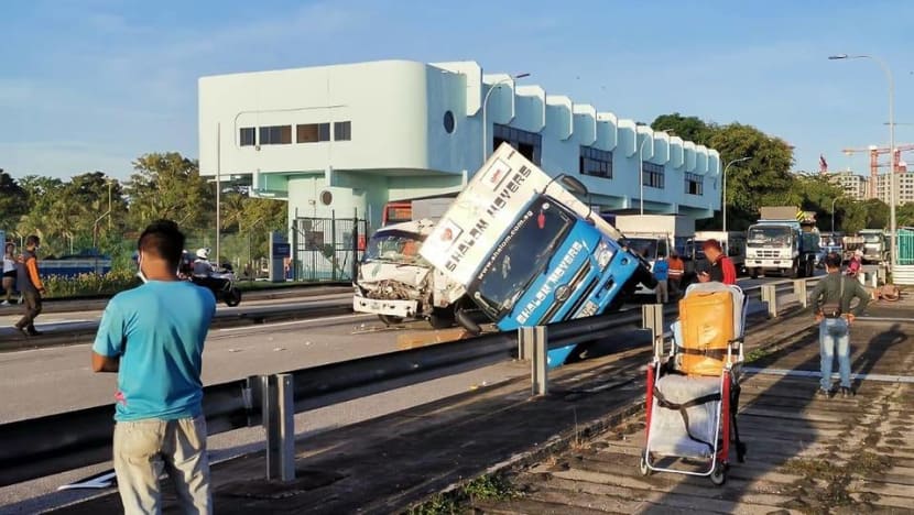 Lorry driver taken to hospital after accident at Yishun Avenue 1 Lorry driver taken to hospital after accident at Yishun Avenue 1
