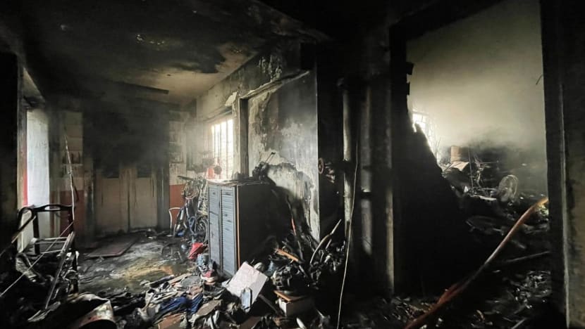 1 resident killed in fire at Jurong East flat, 3 others rescued from unit next door 1 resident killed in fire at Jurong East flat, 3 others rescued from unit next door