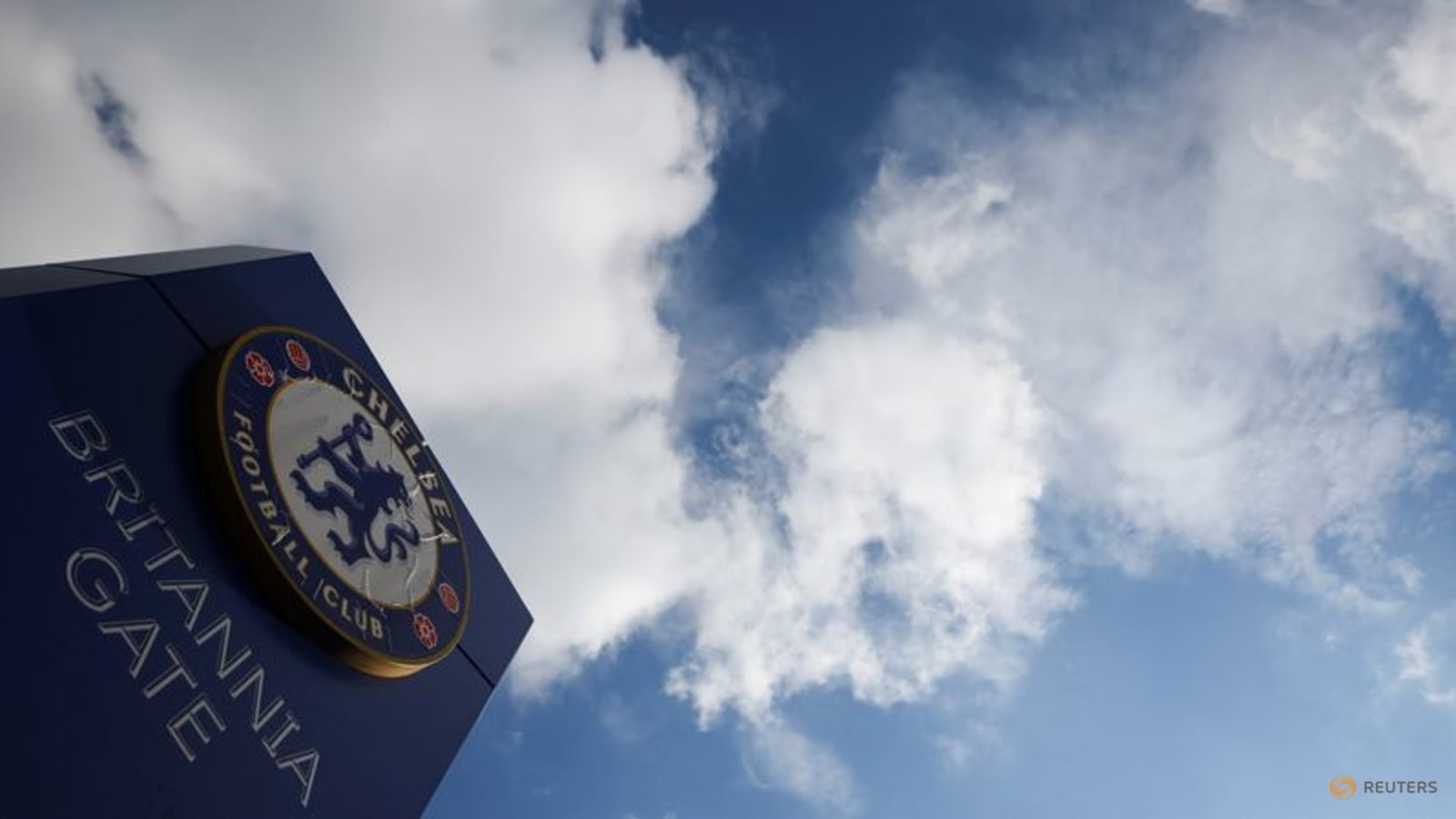 Three official bids to purchase Chelsea as deadline passes thumbnail