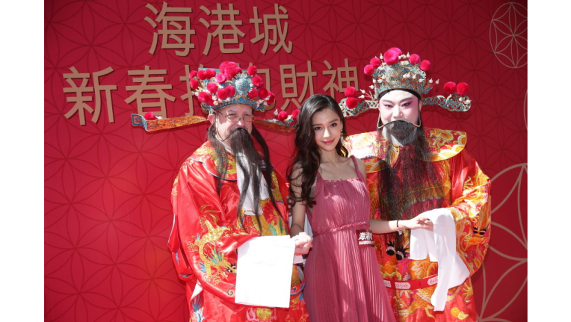 Angelababy wants to spend more time with her son