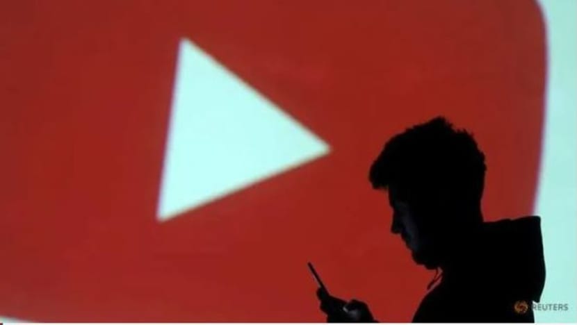 YouTube sekat kandungan berbentuk antivaksin COVID-19 YouTube sekat kandungan berbentuk antivaksin COVID-19