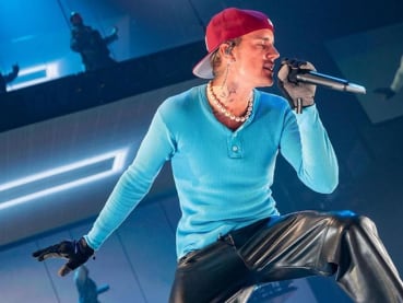 Ramsay Hunt syndrome caused Justin Bieber's facial paralysis; world tour dates affected