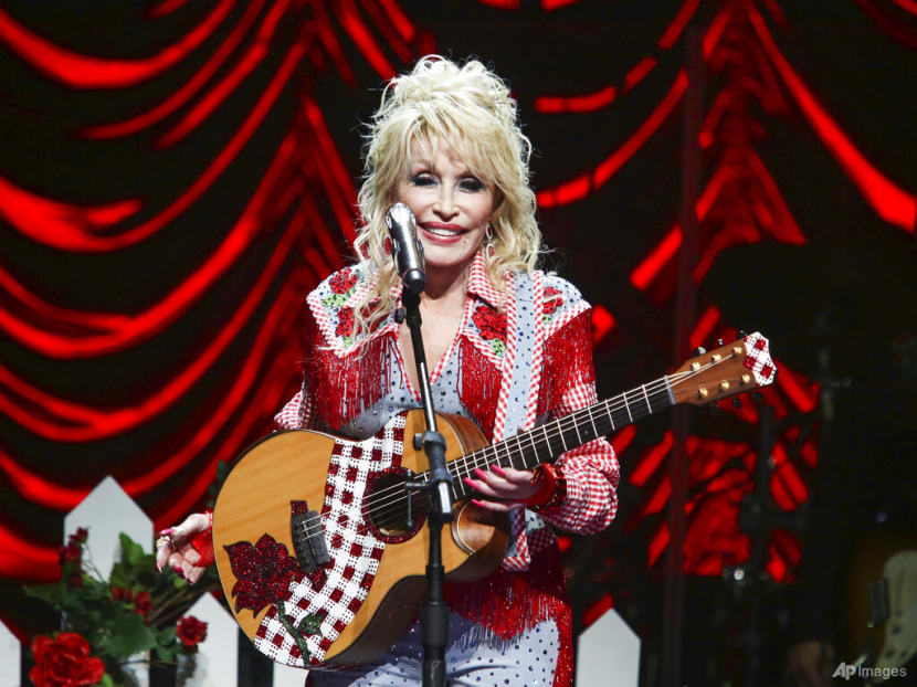 Dolly Parton gives US$1 million to infectious disease research, again